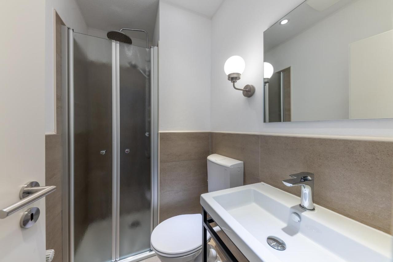 24/7 Selfcheckin Hotel Лер Екстериор снимка